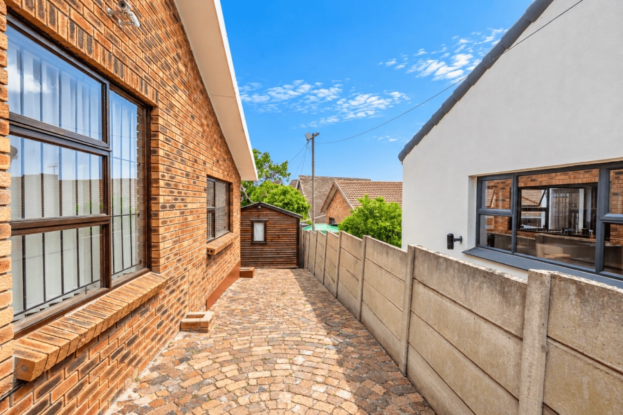 4 Bedroom Property for Sale in De Tijger Western Cape